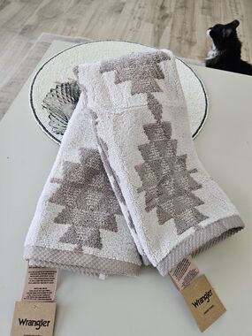 Wrangler Cream & Taupe Geometric Hand Towels - Set of 2